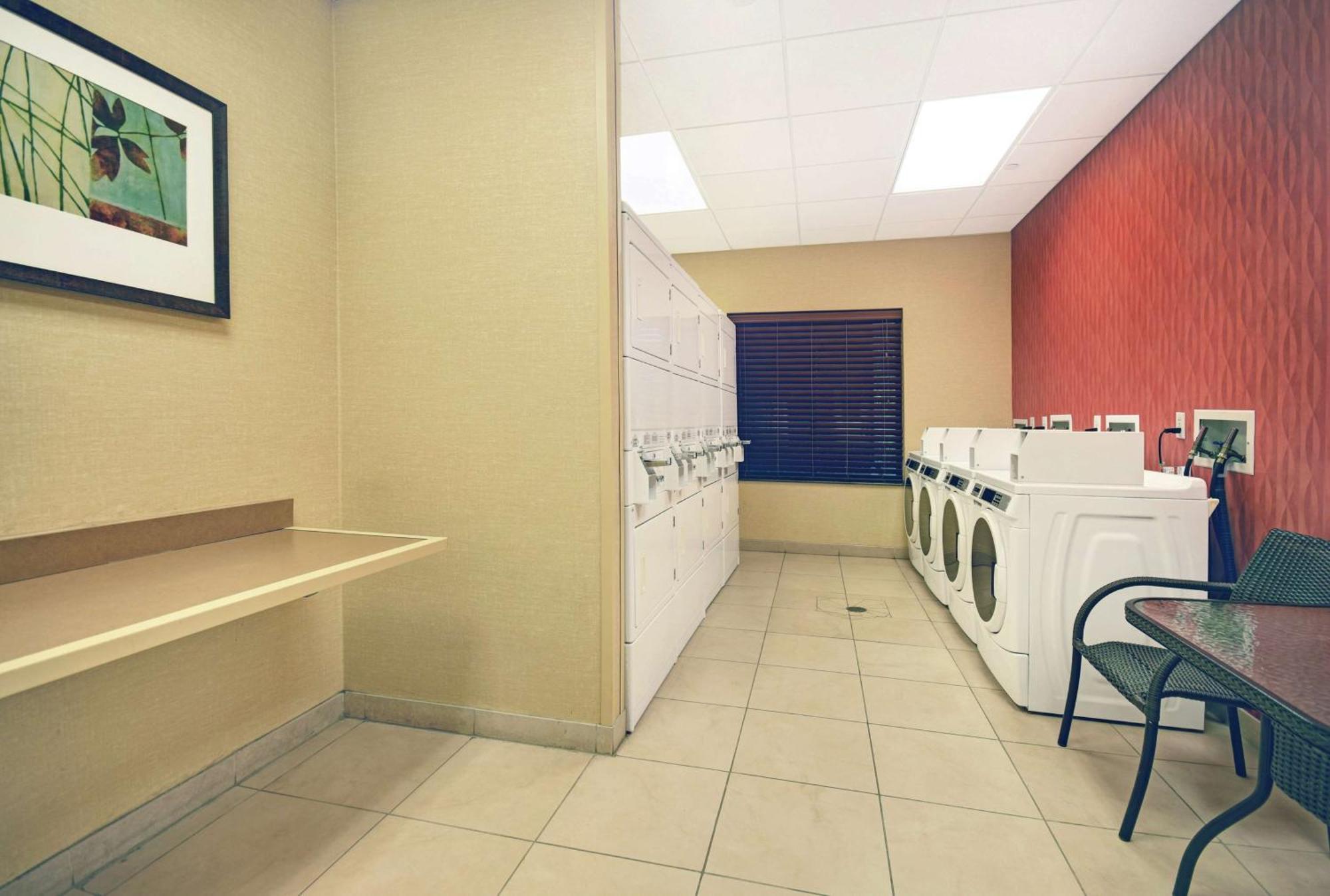 Homewood Suites By Hilton Denver International Airport Аурора Екстериор снимка